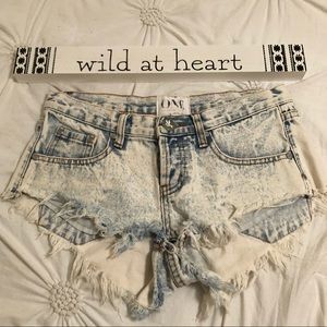 One Teaspoon Bonitas Light Wash Shorts